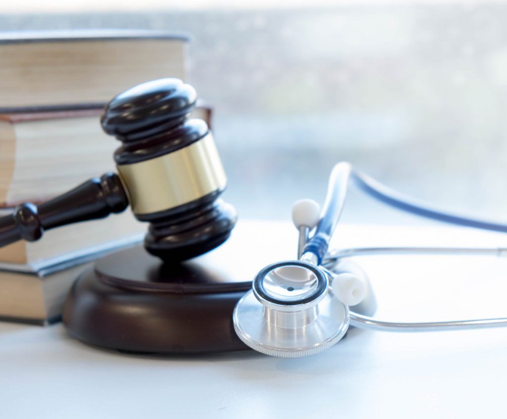 Processado por Erro Médico? Entenda Como Funciona uma Defesa Técnica e Estratégica.